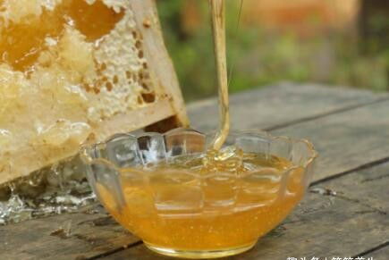 椰汁能不能加蜂蜜 椰子汁加蜂蜜,看看那些你不知道的吃法